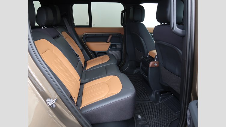 2022 認定中古車 Land Rover Defender 110 Gondwana Stone Ｄ３００ Ｘ  エアサスペンション装着車