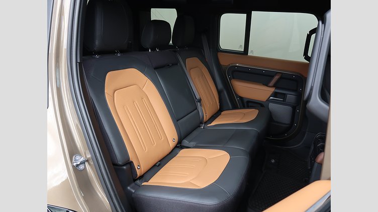 2022 認定中古車 Land Rover Defender 110 Gondwana Stone Ｄ３００ Ｘ  エアサスペンション装着車