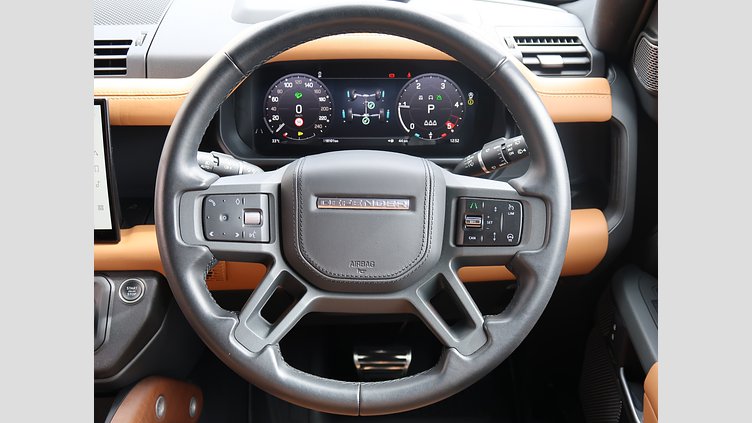 2022 認定中古車 Land Rover Defender 110 Gondwana Stone Ｄ３００ Ｘ  エアサスペンション装着車