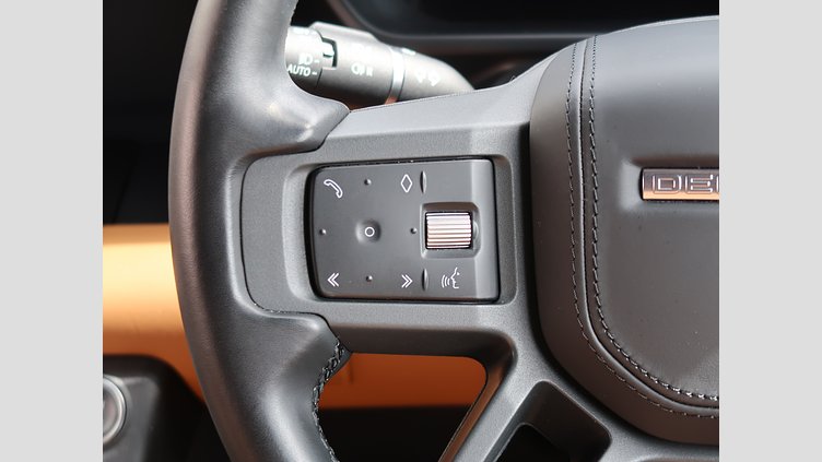 2022 認定中古車 Land Rover Defender 110 Gondwana Stone Ｄ３００ Ｘ  エアサスペンション装着車