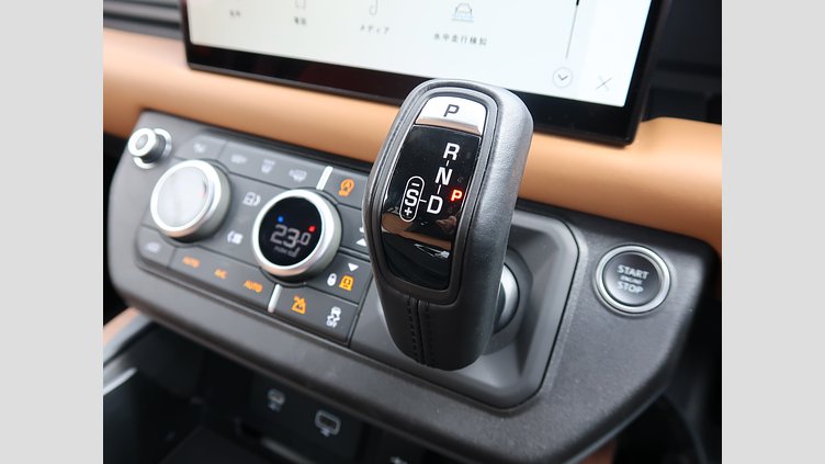 2022 認定中古車 Land Rover Defender 110 Gondwana Stone Ｄ３００ Ｘ  エアサスペンション装着車