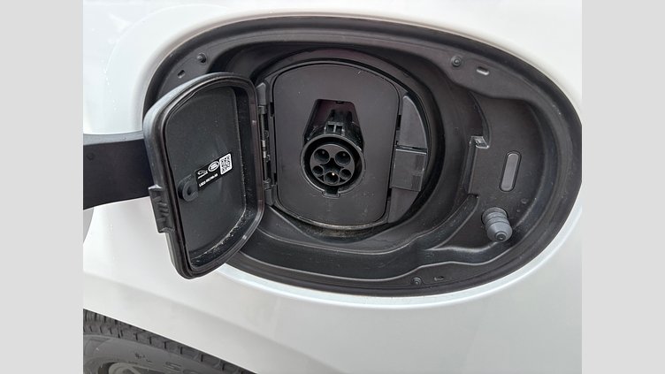 2024 認定中古車 Land Rover Range Rover Velar オストゥーニパールホワイト PHEV 404PS DYNAMIC SE