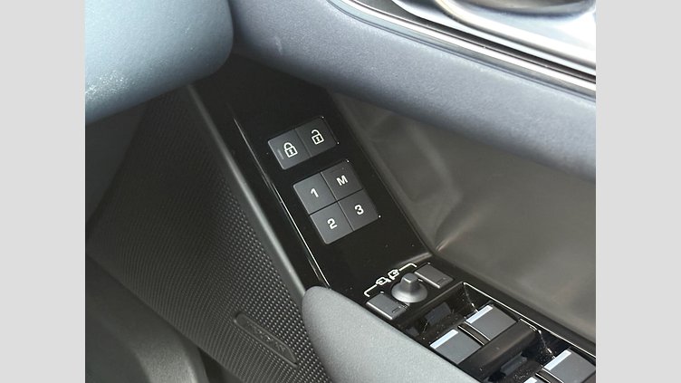 2024 認定中古車 Land Rover Range Rover Velar オストゥーニパールホワイト PHEV 404PS DYNAMIC SE