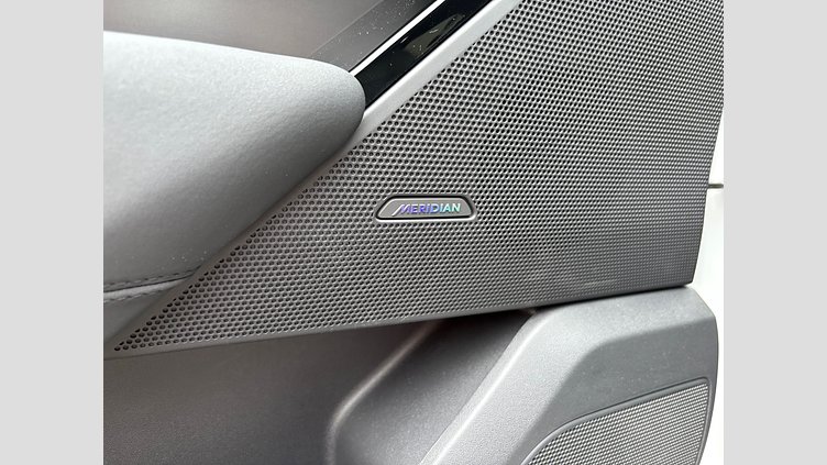 2024 認定中古車 Land Rover Range Rover Velar オストゥーニパールホワイト PHEV 404PS DYNAMIC SE