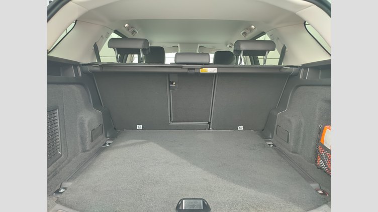 2021 JAZDENÉ VOZIDLÁ Land Rover Discovery Sport Yulong White 4x4 P300e PHEV R-Dynamic SE AWD A/T