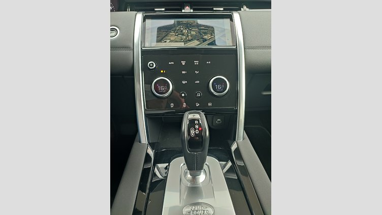 2021 JAZDENÉ VOZIDLÁ Land Rover Discovery Sport Yulong White 4x4 P300e PHEV R-Dynamic SE AWD A/T
