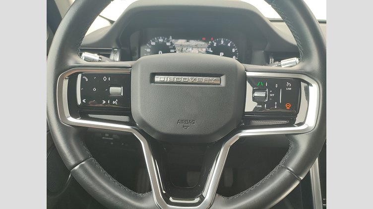 2021 JAZDENÉ VOZIDLÁ Land Rover Discovery Sport Yulong White 4x4 P300e PHEV R-Dynamic SE AWD A/T