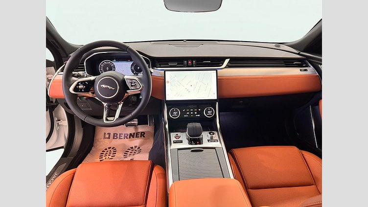 2024 Approved Jaguar XF Fuji White 2.0D I4, 204 CP R-DYNAMIC SE