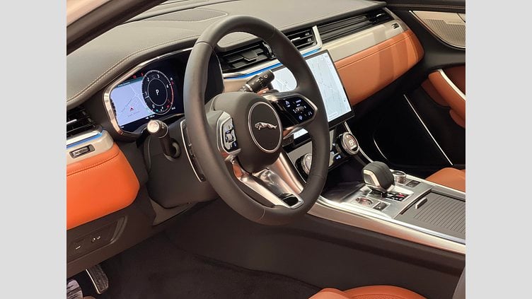 2024 Approved Jaguar XF Fuji White 2.0D I4, 204 CP R-DYNAMIC SE