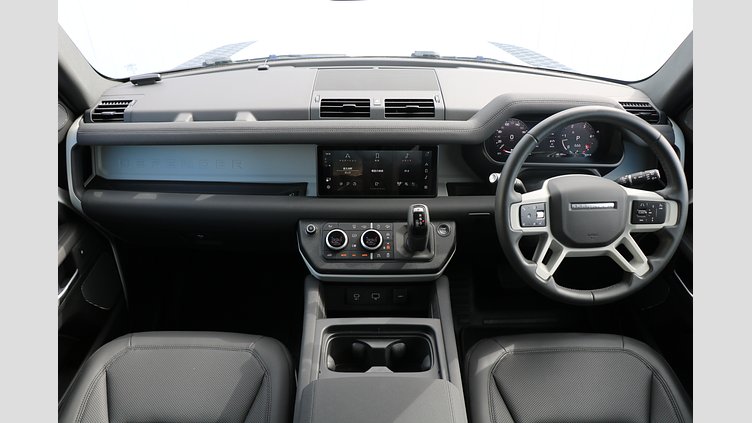 2023 認定中古車 Land Rover Defender 110 Fuji White 4WD S　D300