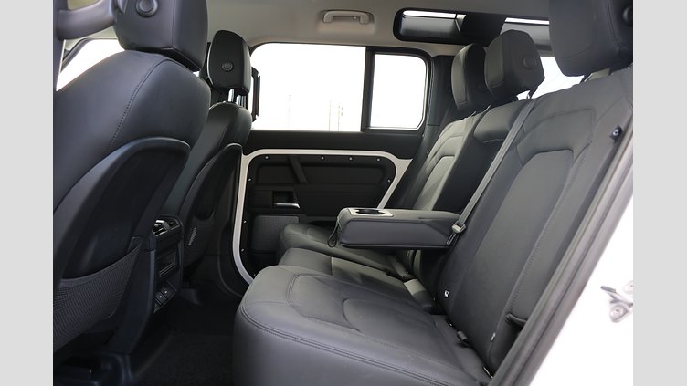 2023 認定中古車 Land Rover Defender 110 Fuji White 4WD S　D300