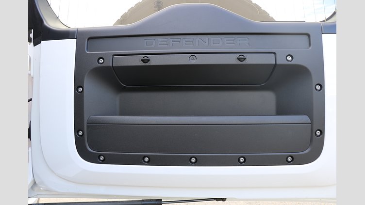 2023 認定中古車 Land Rover Defender 110 Fuji White 4WD S　D300