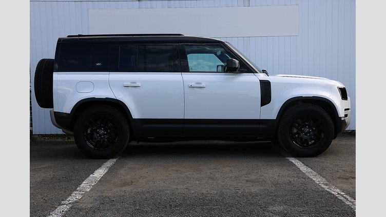 2023 認定中古車 Land Rover Defender 110 Fuji White 4WD S　D300