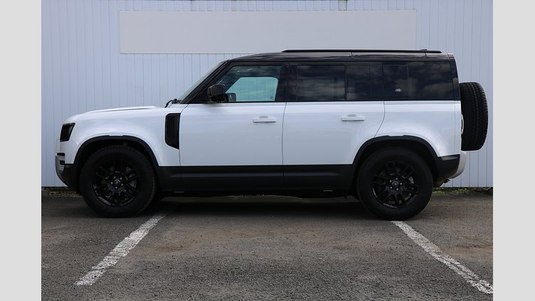2023 認定中古車 Land Rover Defender 110 Fuji White 4WD S　D300