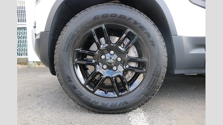 2023 認定中古車 Land Rover Defender 110 Fuji White 4WD S　D300