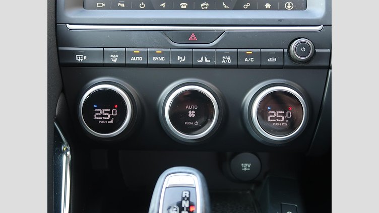 2021 認定中古車 Jaguar E-Pace Fuji White ２００ＰＳ(ガソリン) S