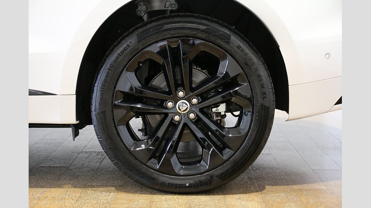 2024 認定中古車 Jaguar F-Pace オストゥーニパールホワイト D200マイルドハイブリッド（ディーゼル） 2.0D R-DYNAMIC SE