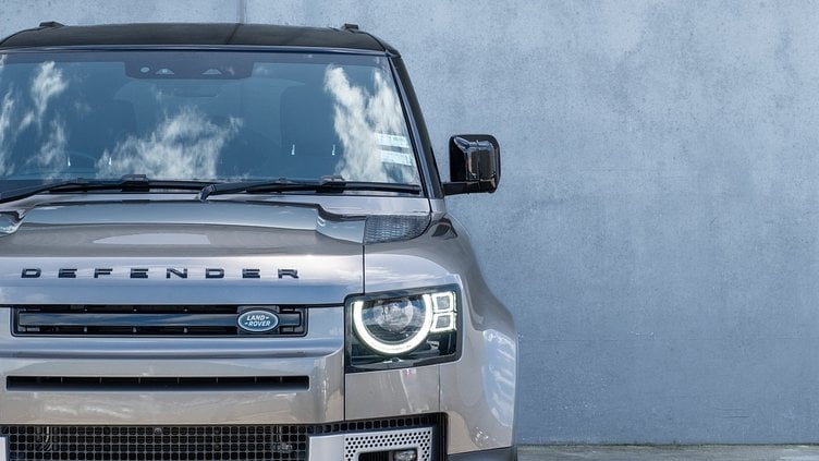 2024 Approved Land Rover Defender 110 Silicon Silver 110 P400e HSE