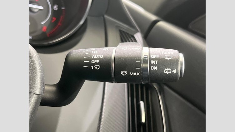 2018 認定中古車 Jaguar E-Pace Yulong White 250PS Ｒ‐ダイナミック ２５０ＰＳ	
