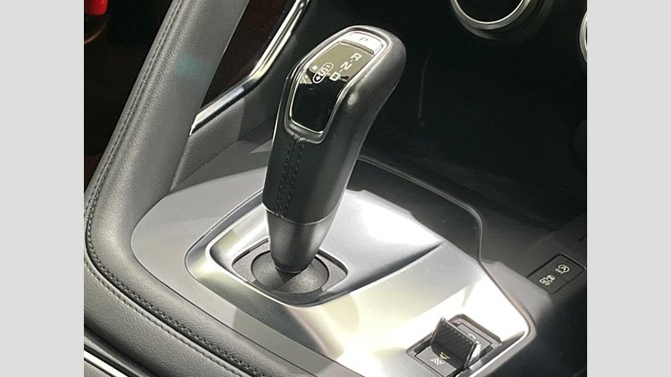 2018 認定中古車 Jaguar E-Pace Yulong White 250PS Ｒ‐ダイナミック ２５０ＰＳ	