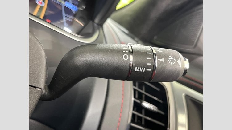2021 認定中古車 Jaguar F-Type Yulong White 300PS R-ダイナミック　コンバーチブル