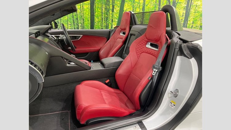 2021 認定中古車 Jaguar F-Type Yulong White 300PS R-ダイナミック　コンバーチブル