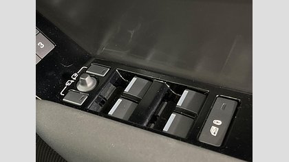 Range Rover Velar 15