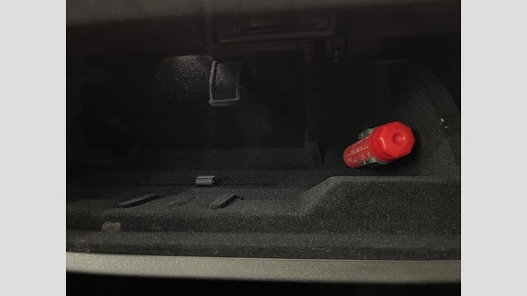 2019 認定中古車 Land Rover Discovery Fuji White 306DT ラグビーワールドカップ２０１９エディション