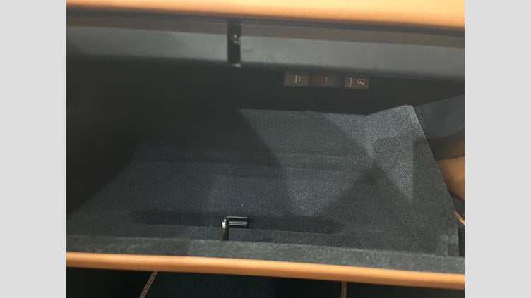 2021 認定中古車 Jaguar F-Type Yulong White 380 R-ダイナミック　クーペ