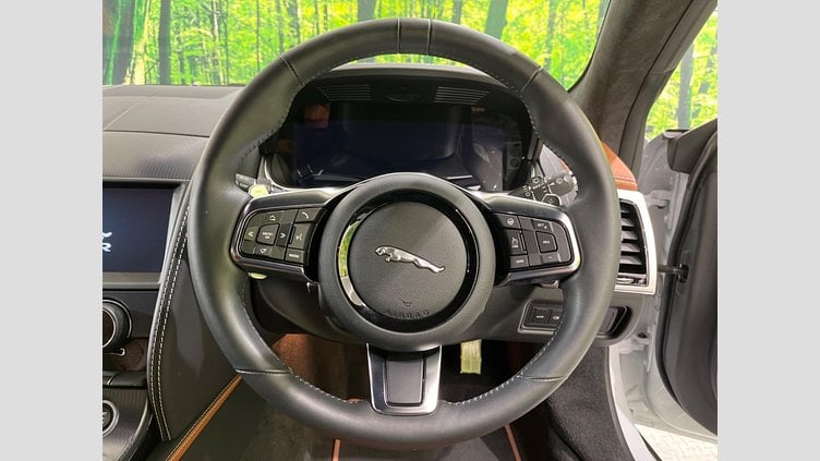 2021 認定中古車 Jaguar F-Type Yulong White 380 R-ダイナミック　クーペ