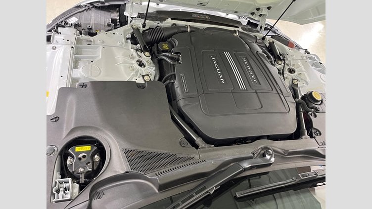 2021 認定中古車 Jaguar F-Type Yulong White 380 R-ダイナミック　クーペ