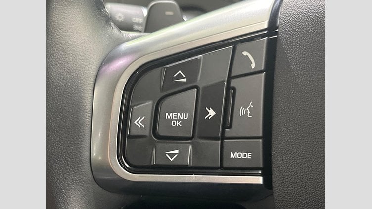 2017 認定中古車 Land Rover Discovery Sport Fuji White 204PT HSE