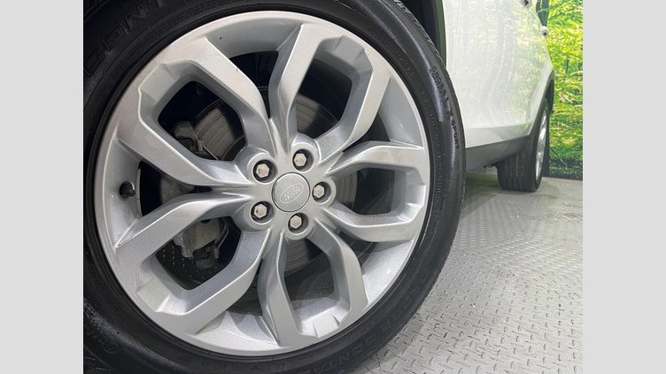 2017 認定中古車 Land Rover Discovery Sport Fuji White 204PT HSE