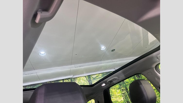 2017 認定中古車 Land Rover Discovery Sport Fuji White 204PT HSE