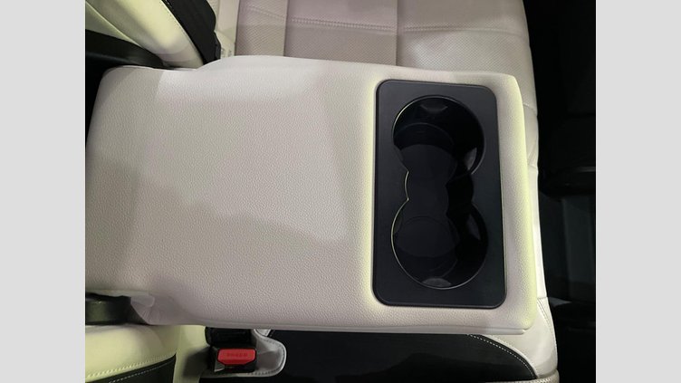 2019 認定中古車 Land Rover Range Rover Velar Narvik Black 4WD
 Ｒ ダイナミック Ｓ １８０ＰＳ