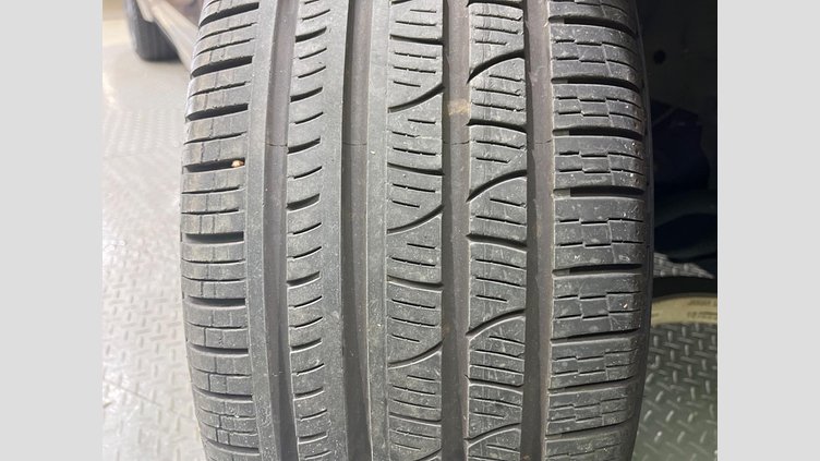 2019 認定中古車 Land Rover Range Rover Velar Narvik Black 4WD
 Ｒ ダイナミック Ｓ １８０ＰＳ