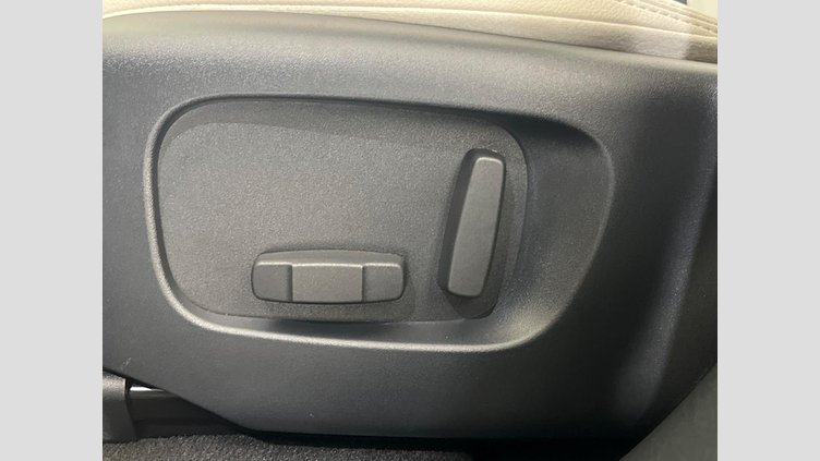 2019 認定中古車 Land Rover Range Rover Velar Narvik Black 4WD
 Ｒ ダイナミック Ｓ １８０ＰＳ