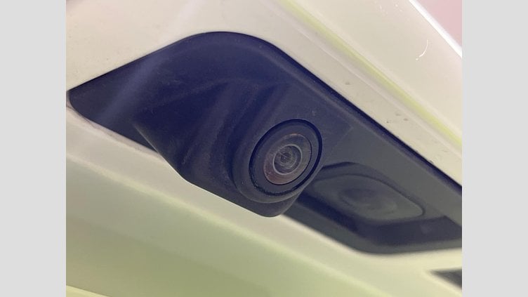 2018 認定中古車 Jaguar F-Pace Fuji White 200PS ピュア
