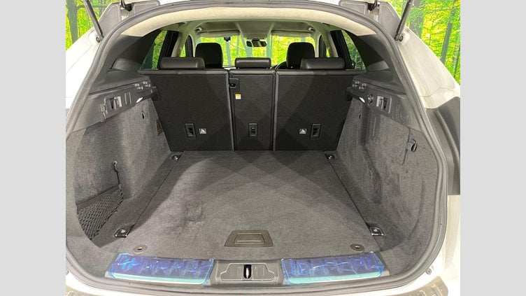 2018 認定中古車 Jaguar F-Pace Fuji White 200PS ピュア