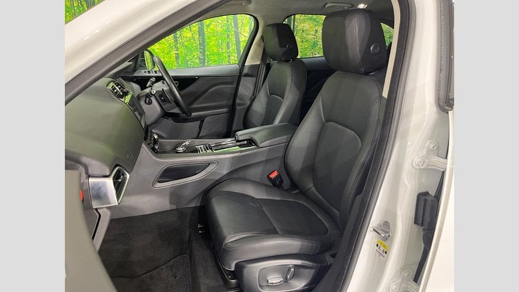 2018 認定中古車 Jaguar F-Pace Fuji White 200PS ピュア