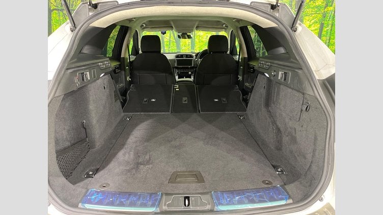 2018 認定中古車 Jaguar F-Pace Fuji White 200PS ピュア