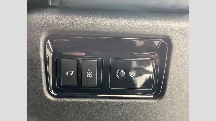 2018 認定中古車 Jaguar F-Pace Fuji White 200PS ピュア