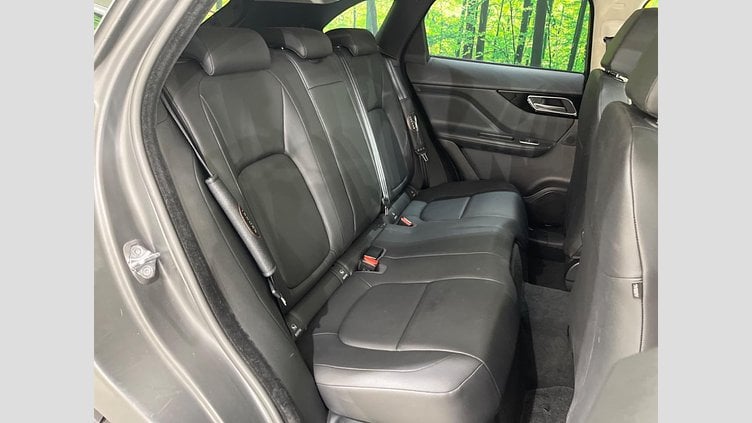 2018 認定中古車 Jaguar F-Pace Fuji White 200PS ピュア