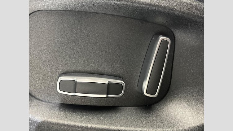 2018 認定中古車 Jaguar F-Pace Fuji White 200PS ピュア