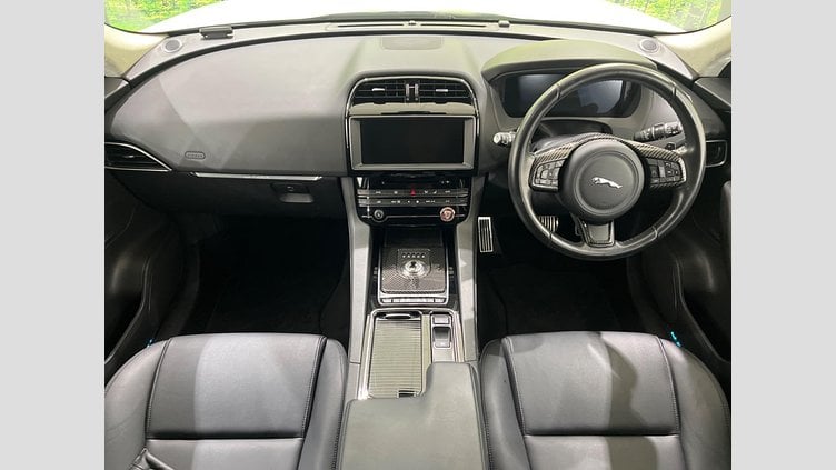 2018 認定中古車 Jaguar F-Pace Fuji White 200PS ピュア