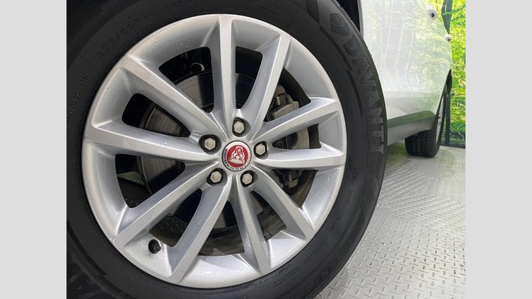 2018 認定中古車 Jaguar F-Pace Fuji White 200PS ピュア