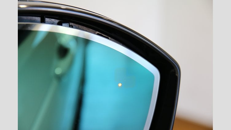 2025 認定中古車 Land Rover Discovery Sport オストゥーニパールホワイト P300eプラグインハイブリッド（ガソリン） Dynamic HSE