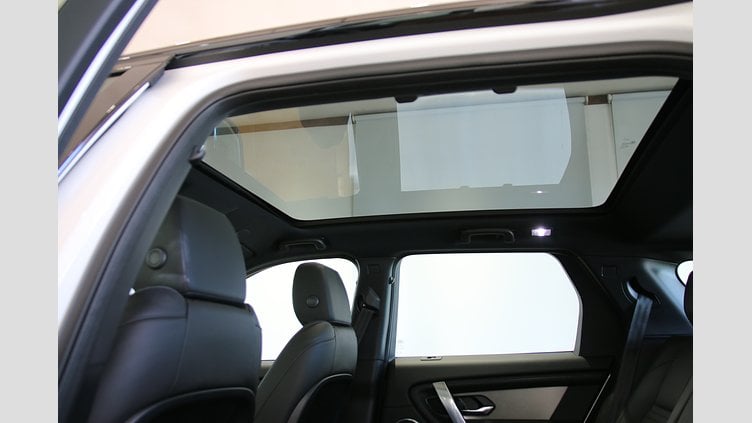 2025 認定中古車 Land Rover Discovery Sport オストゥーニパールホワイト P300eプラグインハイブリッド（ガソリン） Dynamic HSE