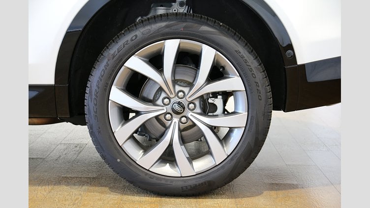 2025 認定中古車 Land Rover Discovery Sport オストゥーニパールホワイト P300eプラグインハイブリッド（ガソリン） Dynamic HSE