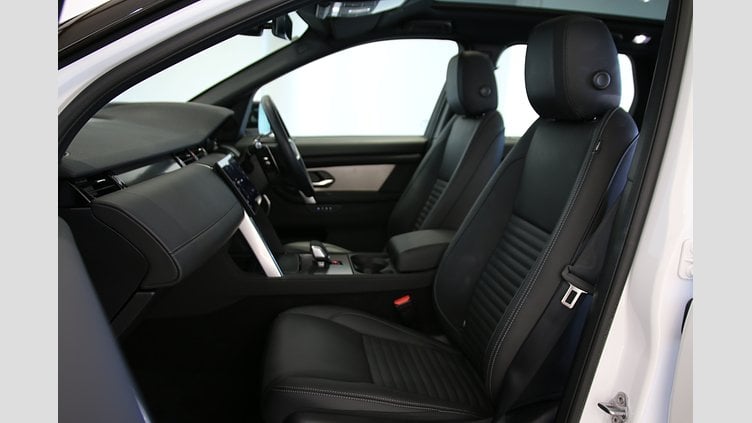 2025 認定中古車 Land Rover Discovery Sport オストゥーニパールホワイト P300eプラグインハイブリッド（ガソリン） Dynamic HSE